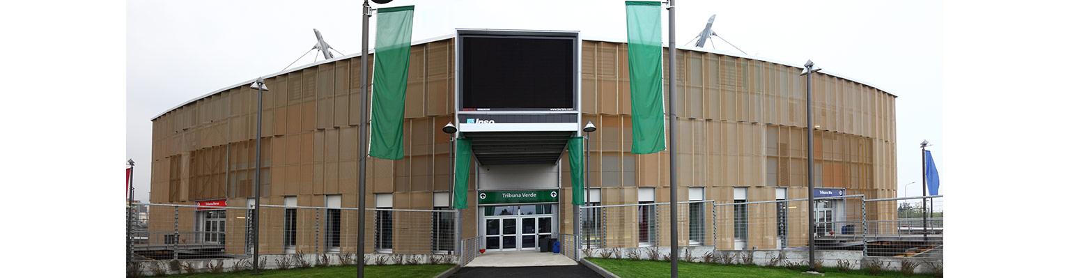 Facciata Palasport in lamiera stirata